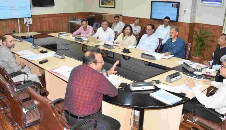 CS reviews progress on solarization of government buildings