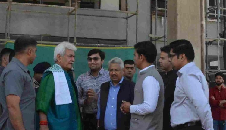 Lt Governor inspects progress of SASB’s Office & Yatri Niwas at Pantha Chowk