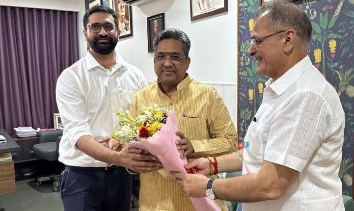 Kavinder meets Sunil Bansal in New Delhi, discusses strategies for upcoming Assembly Polls in J&K