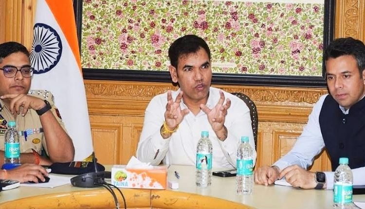 Div Com holds meeting to address traffic issues at various places in City