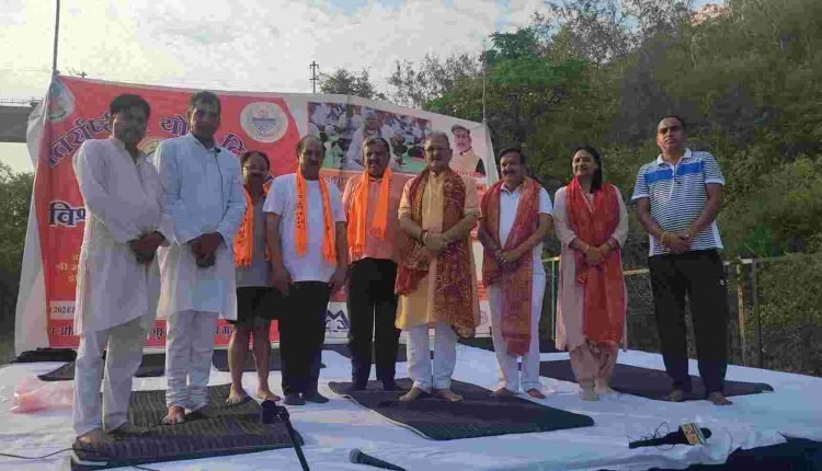 Int’l Yoga Day 2024: Kavinder inaugurates three-day yoga camp at Har Ki Pouri 