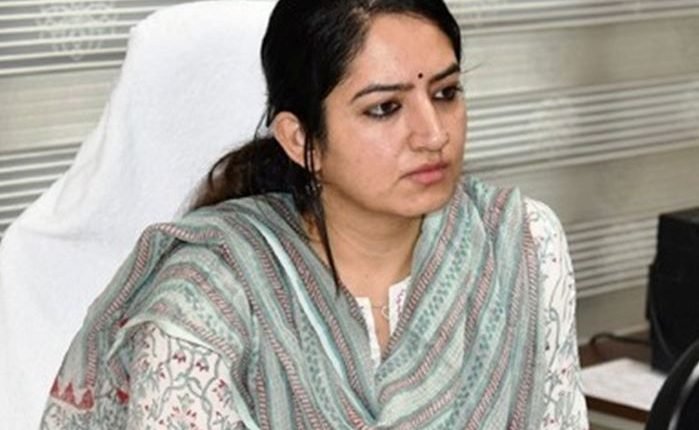 DEO Udhampur suspends 2 Govt employees for dereliction of election related duty