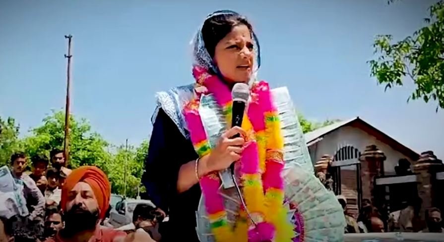 Iltija Mufti, Daughter of Mehbooba Mufti, Makes Political Debut from PDP Stronghold Bijbehara
