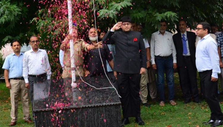 DIPR celebrates 78th Independence Day at Media Complex Srinagar; Jatin Kishore hoists tricolour