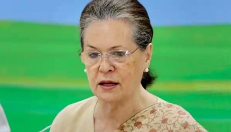 Sonia Gandhi calls for khadi revival as sole fabric for tricolor, slams adoption of machine-made polyester flags