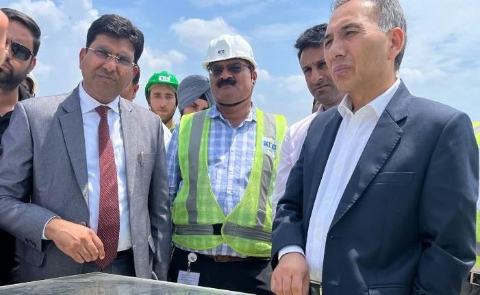 Justice Tashi visits site of new High Court Complex at Rakh-i-Gund Aksha, Bemina