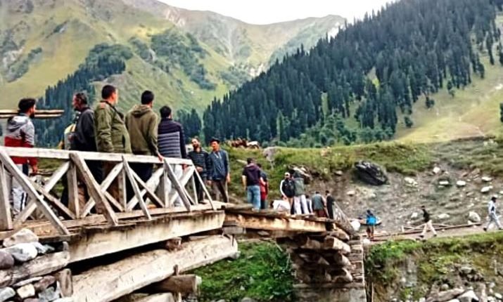 Forest Department Marwah division restores Sukhnai Bridge in record time of 2 days