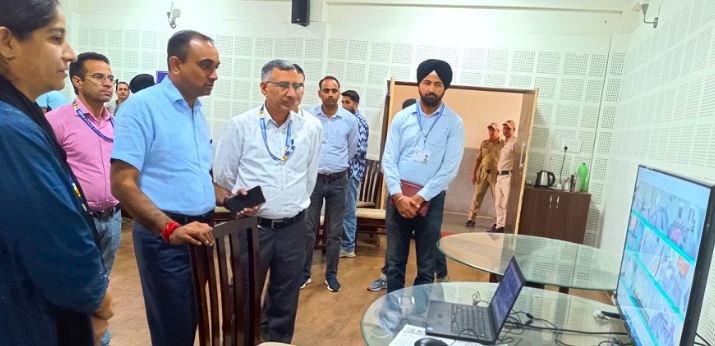 Div Com Jammu reviews polling day preparedness in Samba District