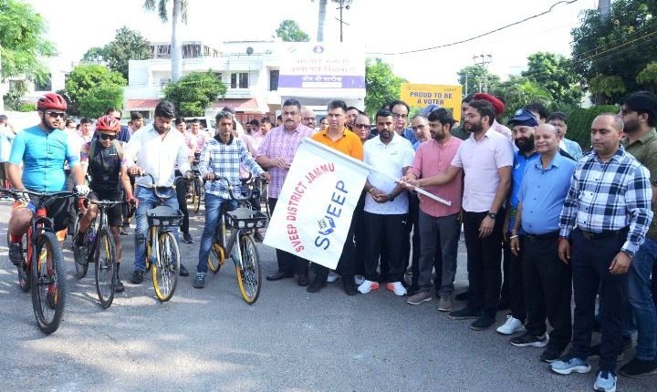 Jammu Smart City organises bicycle rally to promote voter awareness