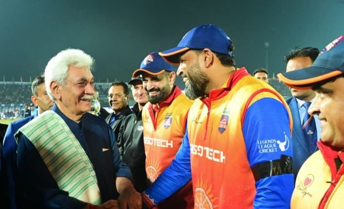 Lt Governor attends final match of Legends League Cricket at Bakshi Stadium