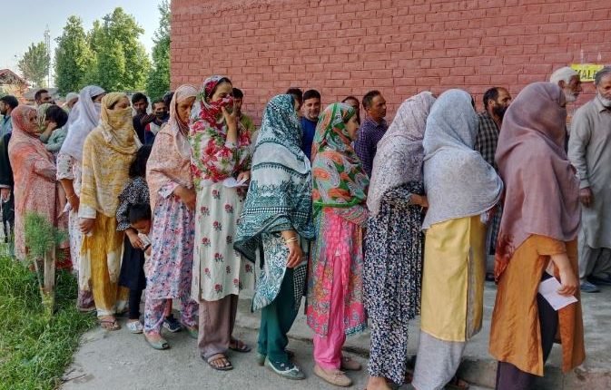 Assembly Elections-Phase III: 40 assembly constituencies records 65.48 polling till 5:00 pm