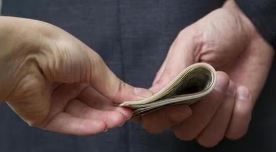 Two Power Department Officials Arrested in Srinagar While Taking Bribe