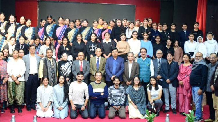 Suresh Kumar inaugurates Chhau workshop at GCW Parade