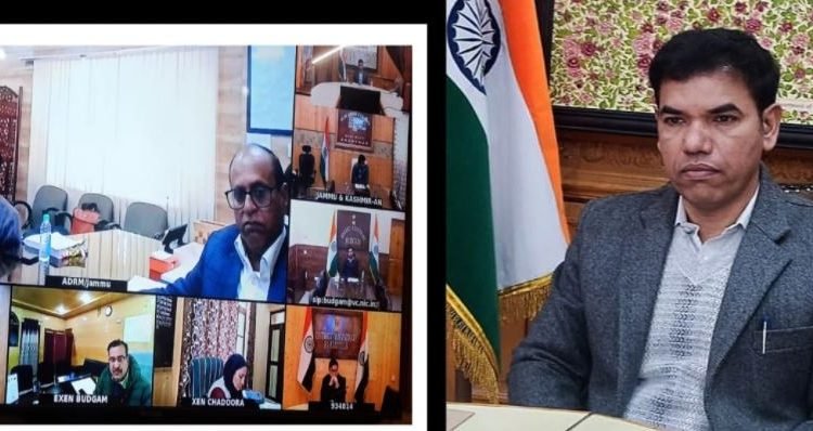 Divisional Commissioner Kashmir convenes meeting on making Toilet facilities functional in local trains