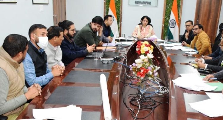 DC Udhampur reviews retrieval of Govt land in use of Defence