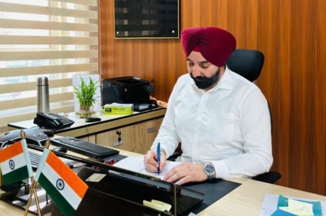 Labour Commissioner issues notice to factory units urging them to complete mandatory factory registration, licensing within 20 days