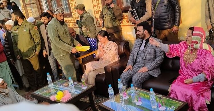 Sakina Masood visits Lolab; inaugurates Earth Science Block at GDC Sogam, residential quarters at GHSS Tekipora