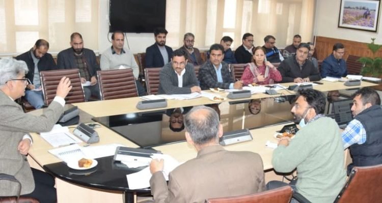 Atal Dulloo assesses measures taken for promotion of Pashmina trade
