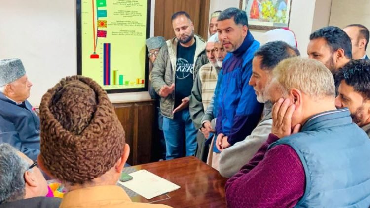 Dr. Farooq meet number of delegations at Nawa-e-Subha