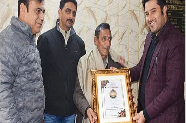 DIPR's Cultural Unit Kashmir bids Adieu to Noted Sufi Singer Ghulam Mohammad Bhat Anzwali