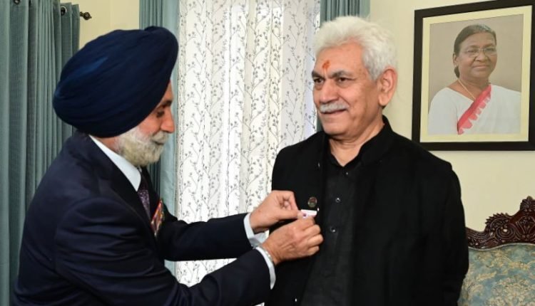 Lieutenant Governor pays homage to Armed Forces’ Bravehearts, urges people to donate liberally to Armed Forces Flag Day fund