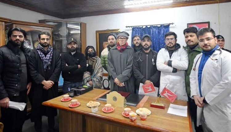 CM Omar Abdullah Engages with Students Protesting Against Reservation Policy