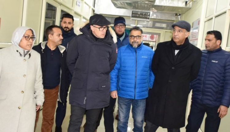 Post snowfall, CM Omar Abdullah inspects facilities at Ganderbal hospital