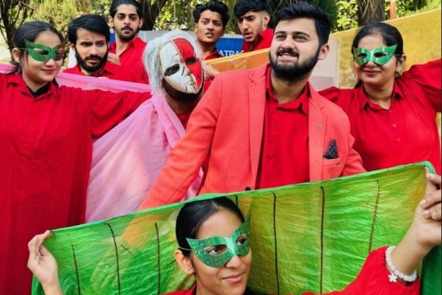 Natrang Stages ‘Lamhon Ki Khatah’ to Mark World AIDS Day