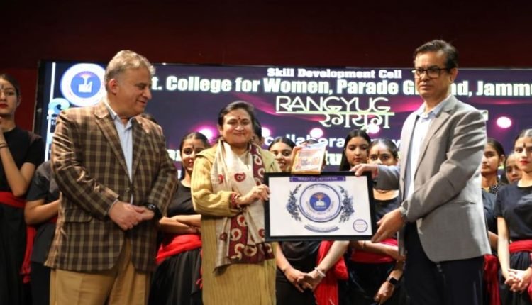 Dr. Rashmi Singh commends GCW Parade’s Innovative Theatre Program