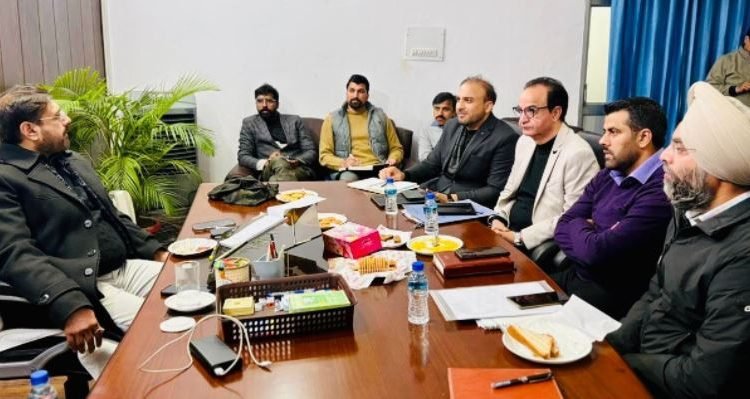 Satish Sharma reviews progress on RDD works in Chhamb constituency