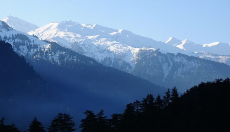 Night Temperature Plummets Across Kashmir Valley; Kokernag Freezes at -8.1°C