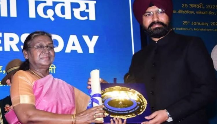 DC Doda Harvinder Singh honored by President of India