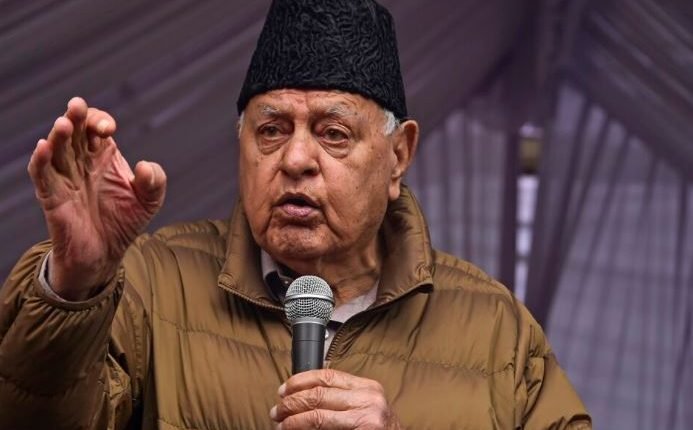 Dr. Farooq meets public delegations in Jammu, assures swift redressal of issues