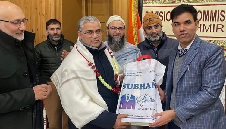 Mushtaq Paul, Priv. Sec to Div Com Kashmir accorded warm send-off on superannuation