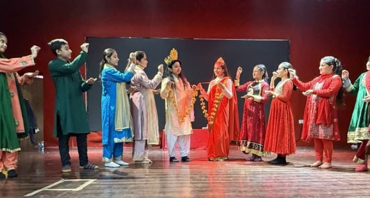 Jammu Witnesses Cultural Brilliance in Natrang's Play 'Parampara' Directed by Neeraj Kant