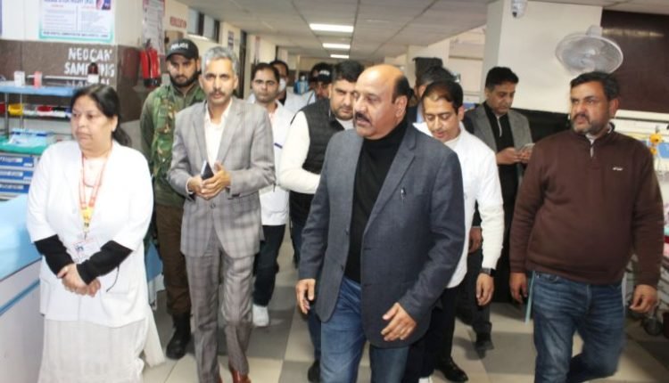 Dy CM visits Shalamar hospital