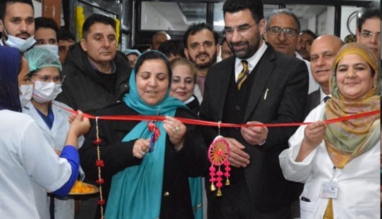 Sakeena Itoo inspects GMC, Associated Hospital Jammu, takes stock of medical facilities