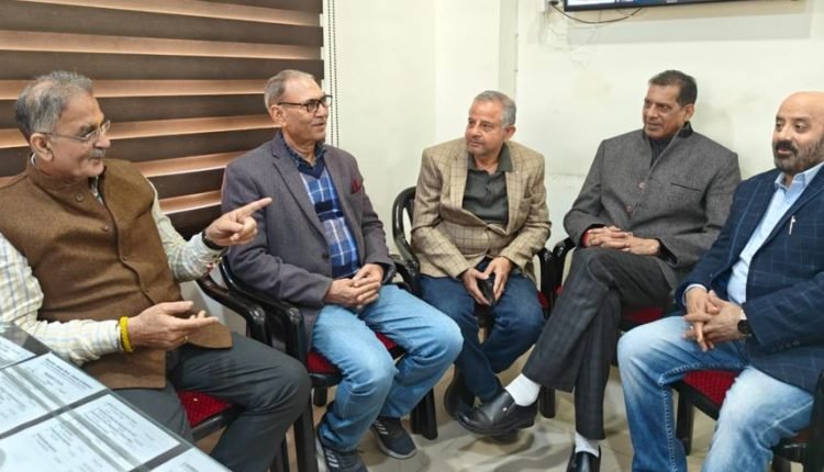 Take immediate steps to improve Law & Order in Jammu: Kavinder