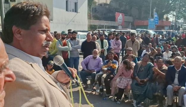 Raman Bhalla Raises Water Crisis with Minister & Divisional Commissioner, Calls for Immediate Relief Measures