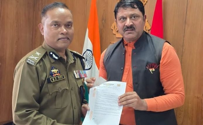 Shiv Sena submitted memorandum to ADGP, expressing deep concern over increasing criminal incidents