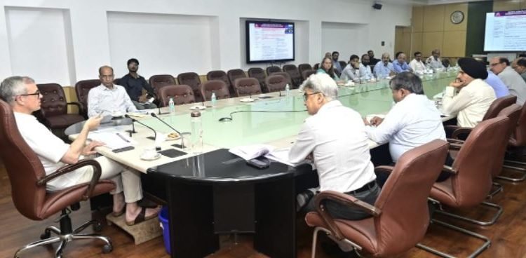 CM Omar Abdullah reviews progress of National Highway projects in J&K