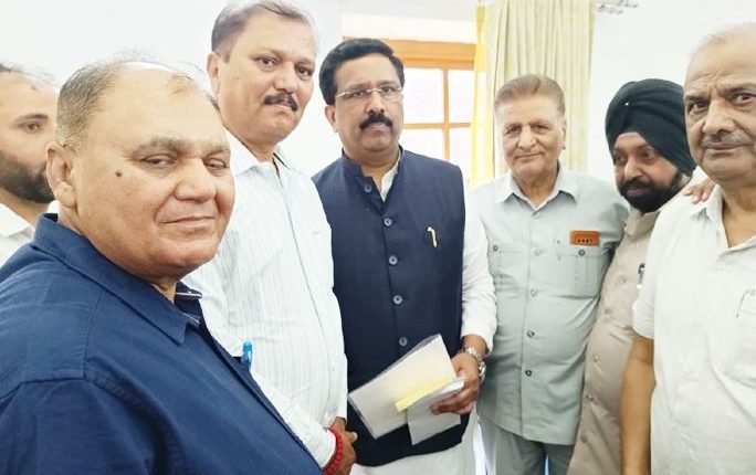 Delegation of OBC Department JKPCC meets, Member of Parliament, AICC General Secretary Incharge J&K Affairs Dr. Syed Naseer Hussain