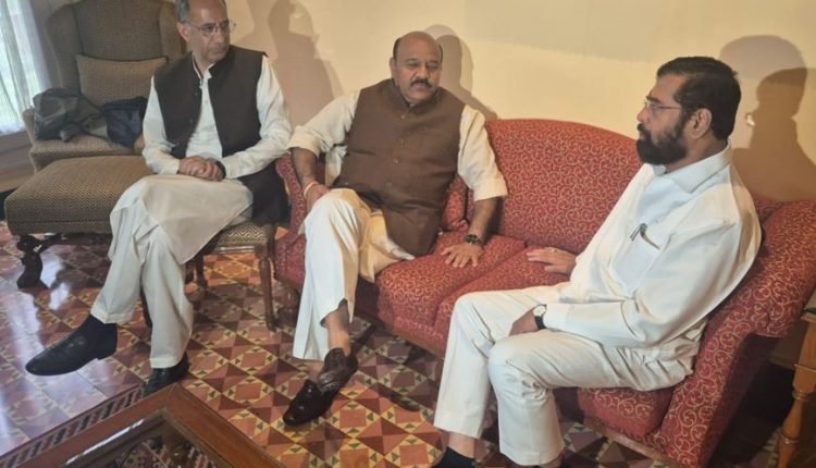 Dy CM, Advisor to CM meet Maharashtra Dy CM