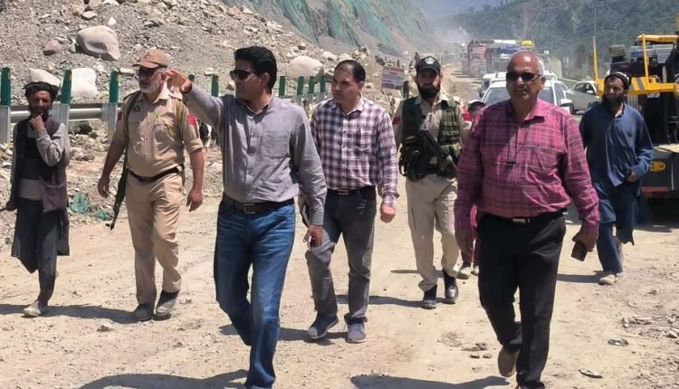 DC inspects ongoing renovation works, Traffic regulation measures on NH-44