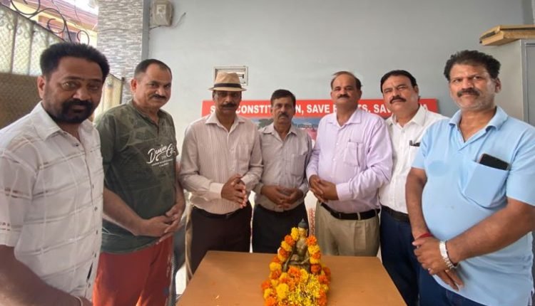 DOMA Confederation Marks 2569th Buddha Purnima in Jammu, Pays Floral Tribute to Lord Buddha