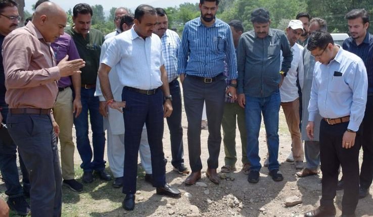 Divisional Commissioner Jammu visits shelling hit areas in Sub Division Mendhar