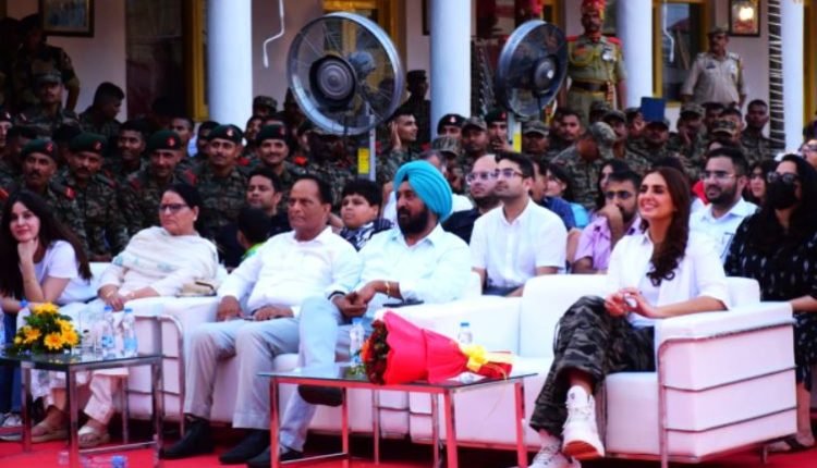 Bollywood celebrity Huma Qureshi visits Suchetgarh; vows to inspire more artists to visit J&K