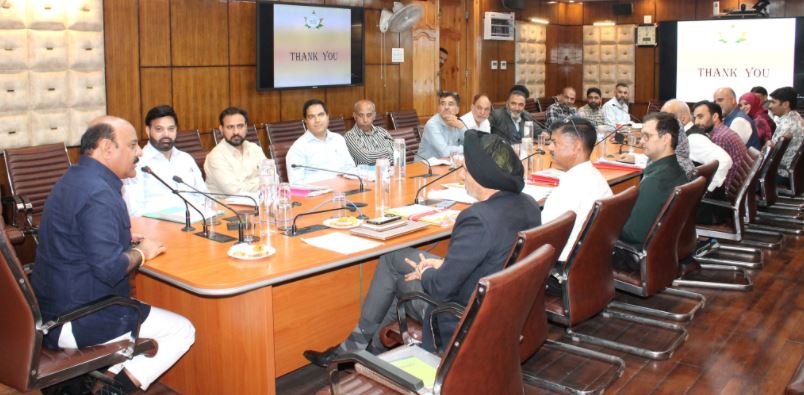 Dy CM reviews performance of J&KKVIB, JKPCC