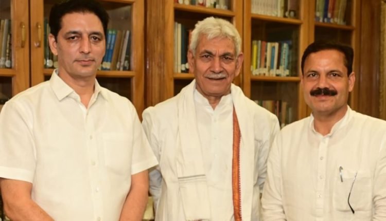 MLAs Shakti Raj Parihar and Balwant Singh Mankotia meet LG Sinha, seek relief for border victims
