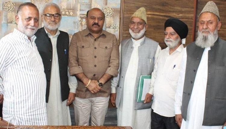 Dry Fruit Association Kupwara calls on Dy CM; raises issues concerning promotion of Kashmir’s walnut industry